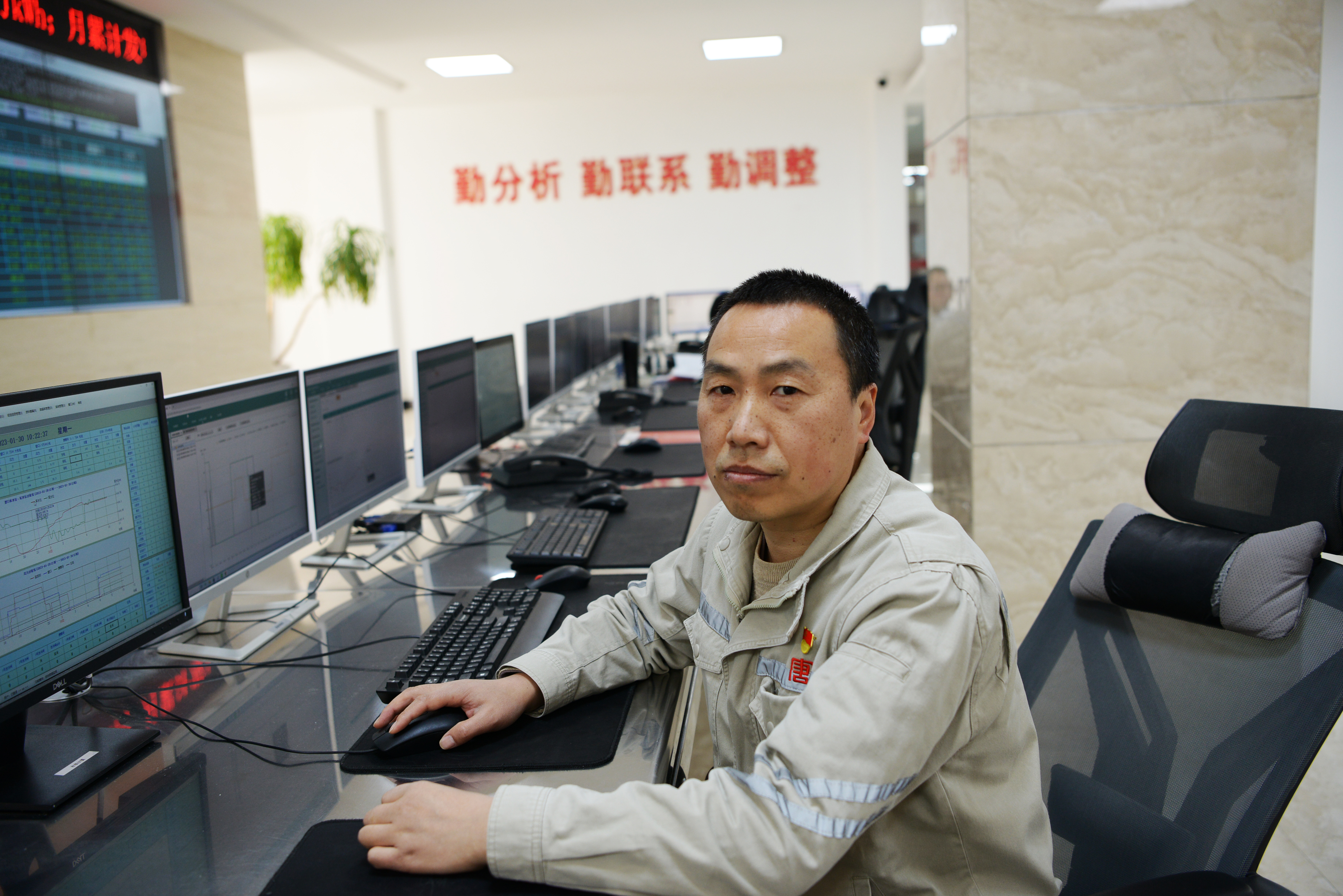 李海洲在工作崗位上.jpg